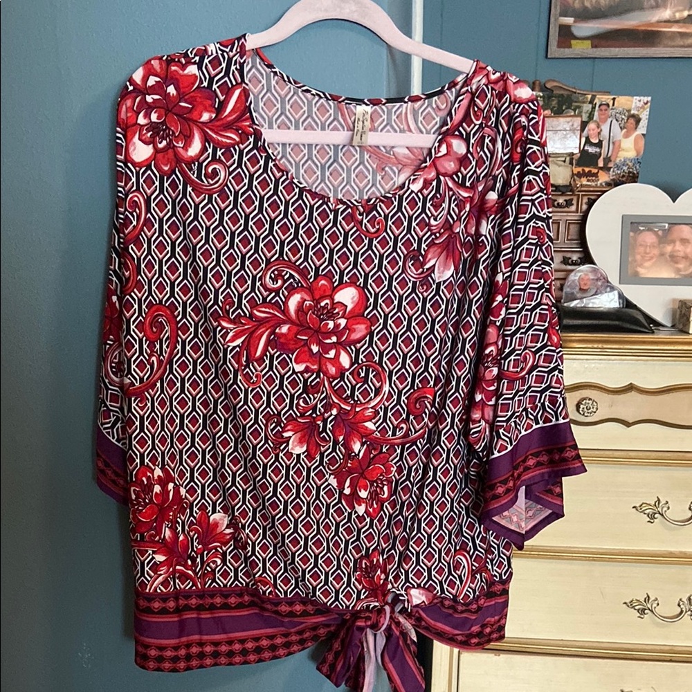 Floral Geometric Women's Top - Red and Black